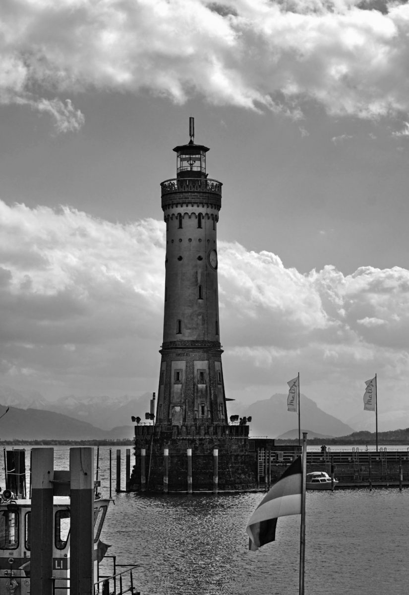 The Weekend in Black and White (06/2019) – Lighttower Lindau Lake Constance